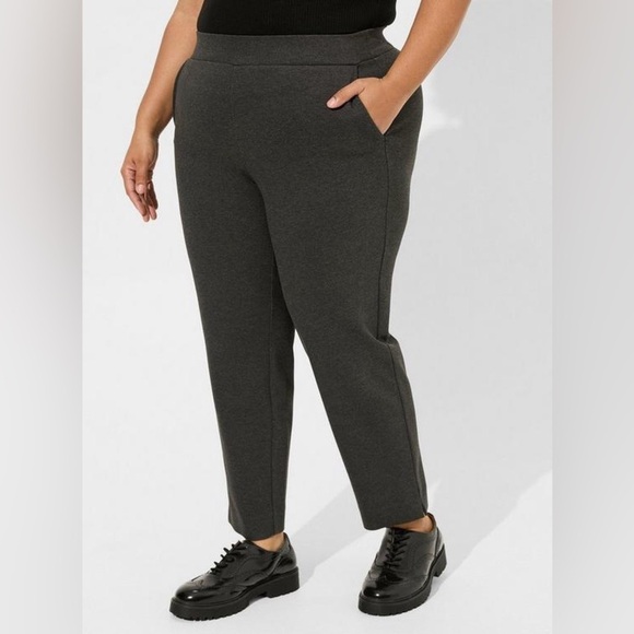 Torrid Pull-On Relaxed Taper Studio Luxe Ponte High-Rise Pants Size 1x NWT - Picture 2 of 10